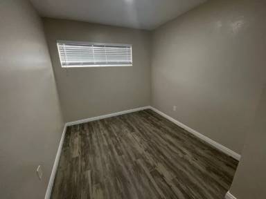 Main picture of 1225 E 18th St
