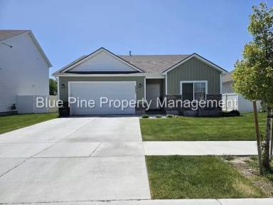 Main picture of 2940 E Brooklyn St