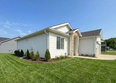 Main picture of 4916 Plumthicket Dr