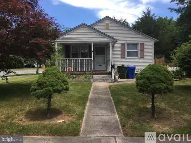 Main picture of 323 University Blvd