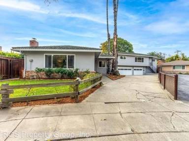 Main picture of 515 Fox Ct W