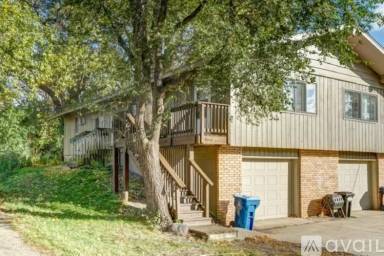 Main picture of 307 Jackson Ave N
