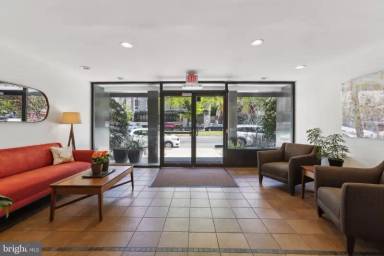 Main picture of 5112 MacArthur Blvd NW