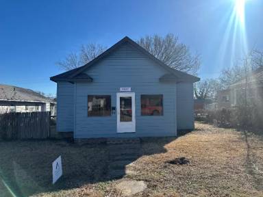 Main picture of 1407 W Main St