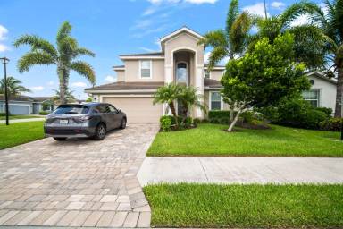 Main picture of 4234 Bluegrass Dr