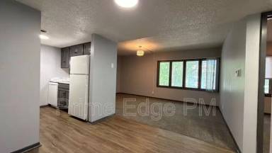 Main picture of 2343 B St