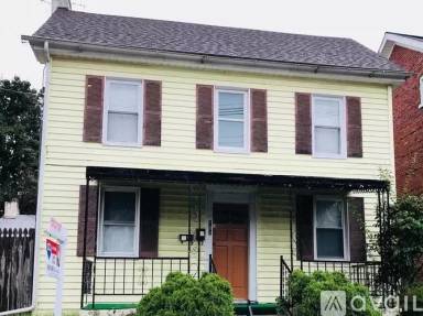 Main picture of 106 Fairground Ave