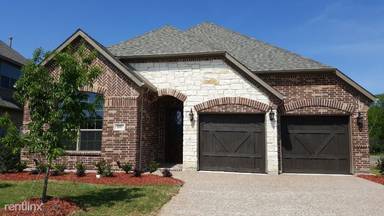 Main picture of 1551 Trowbridge Cir