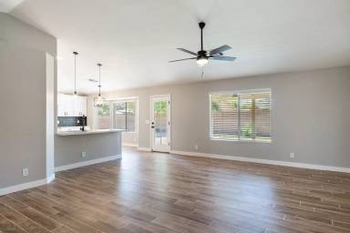 Main picture of 2883 E Oakland Ct