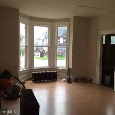 Main picture of 109 S Huron St
