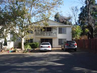 Main picture of 1067 Center St