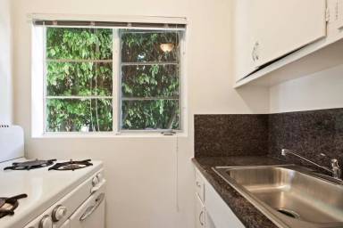 Main picture of 10906 Santa Monica Blvd