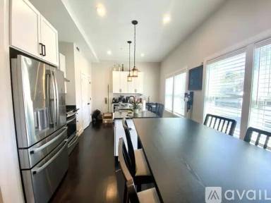 Main picture of 1 Cedar St