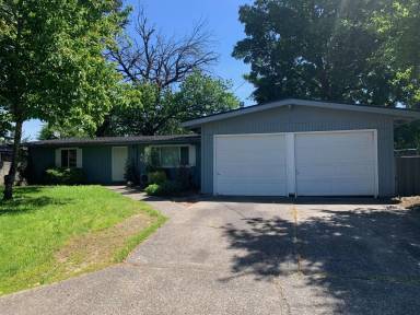 Main picture of 1654 NE Hacienda Ave