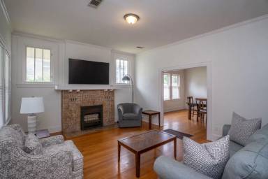 Main picture of 303 N Woodrow St