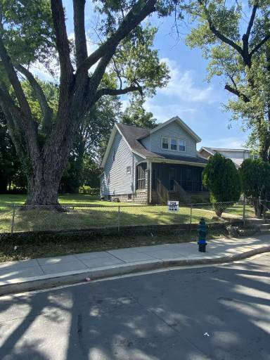 Main picture of 3620 Brothers Pl SE