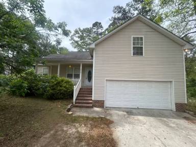 Main picture of 208 Charles Towne Ct