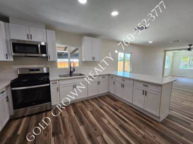 Main picture of 1070 W Euclid Ave