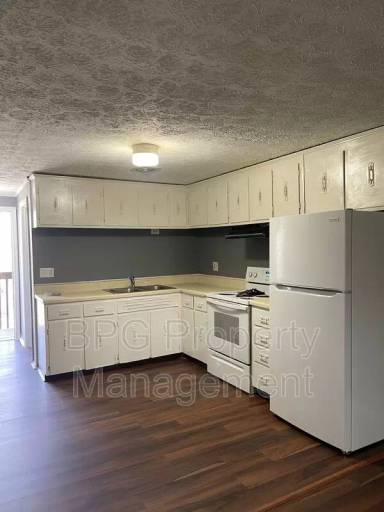 Main picture of 123 Circle Dr