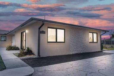 Main picture of 2935 SE 15th Pl