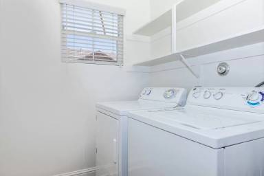 Main picture of 703 Jasmine Parke Dr