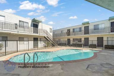 Main picture of 2816 W 182nd St