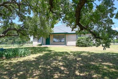 Main picture of 860 County Road 4270