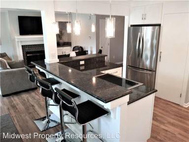 Main picture of 1301 NW Village Dr