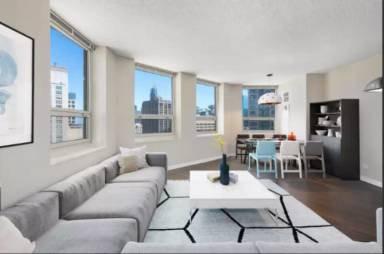Main picture of 701 N Rush