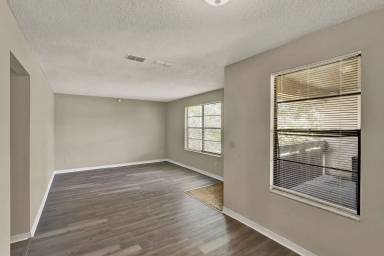 Main picture of 476 Bentwood Ln