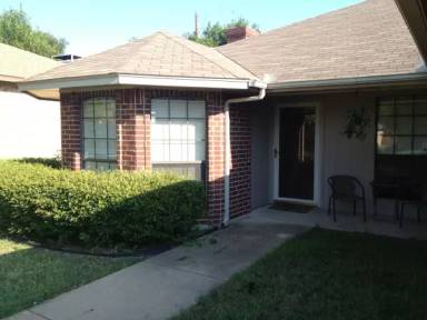 Main picture of 591 Rosehill Ln