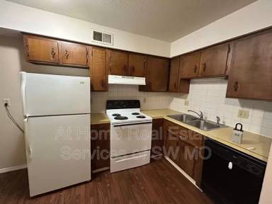 Main picture of Country Court Apartments