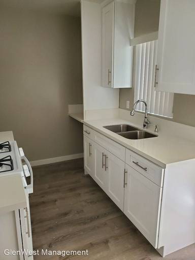 Main picture of 212 W Elk Ave