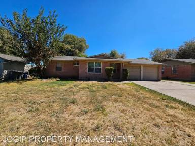 Main picture of 848 Emberwood Dr