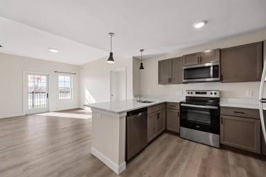 Main picture of 700 Mustang Ln