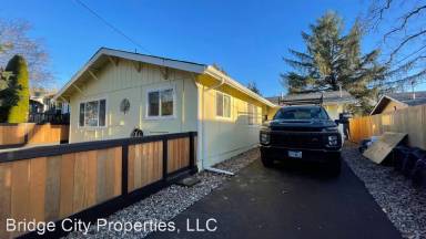 Main picture of 4490 SE Naef Rd