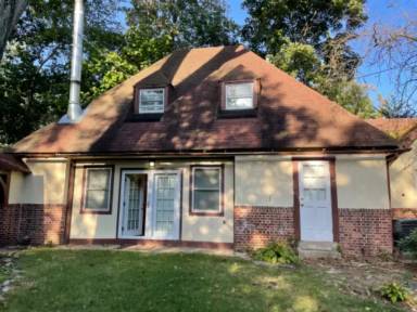 Main picture of 437 N Highland Ave