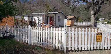 Main picture of 12960 Lakeview Dr