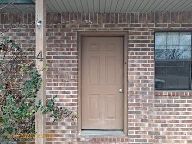 Main picture of 52 Roberts St