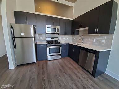 Main picture of 2036 S Michigan Ave