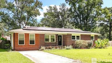 Main picture of 718 S Westchester Dr