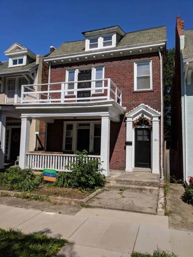 Main picture of 118 S Colonial Ave