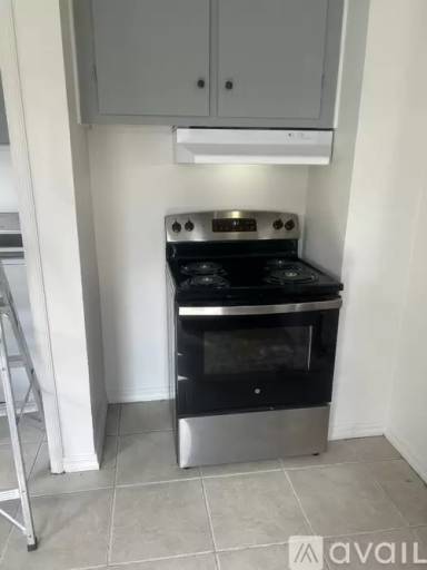 Main picture of 2425 White Ave