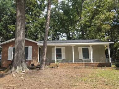 Main picture of 841 Carrington Dr