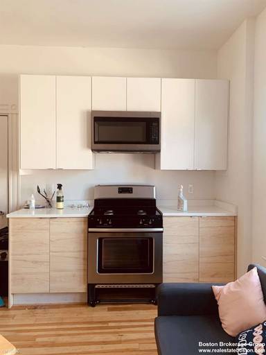 Main picture of 158 Boston St