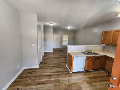 Main picture of 1426 Eric St SE