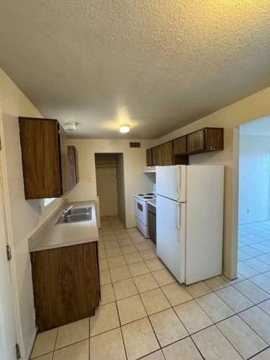 Main picture of 446 E Pastime Rd