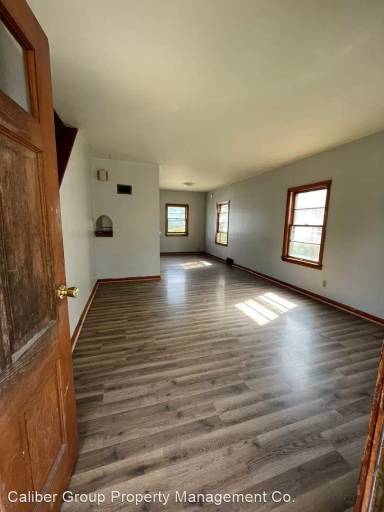 Main picture of 719 W 11th St