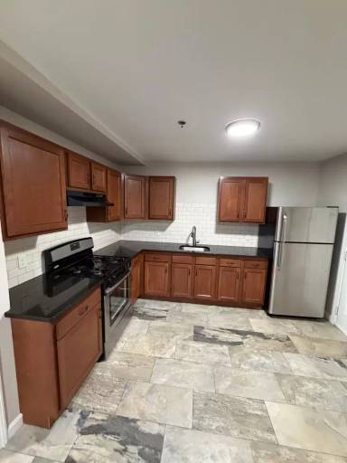 Main picture of 144 Stevens St