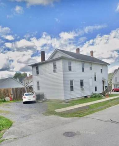 Main picture of 112 Maple St